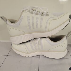 NWT Dr Comfort Ladies White Walking Shoes Soft Suede Lining Size 11W